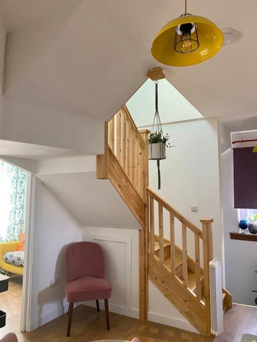 3 Bedroom Well Connected Family Home Free Parking Эдинбург Экстерьер фото